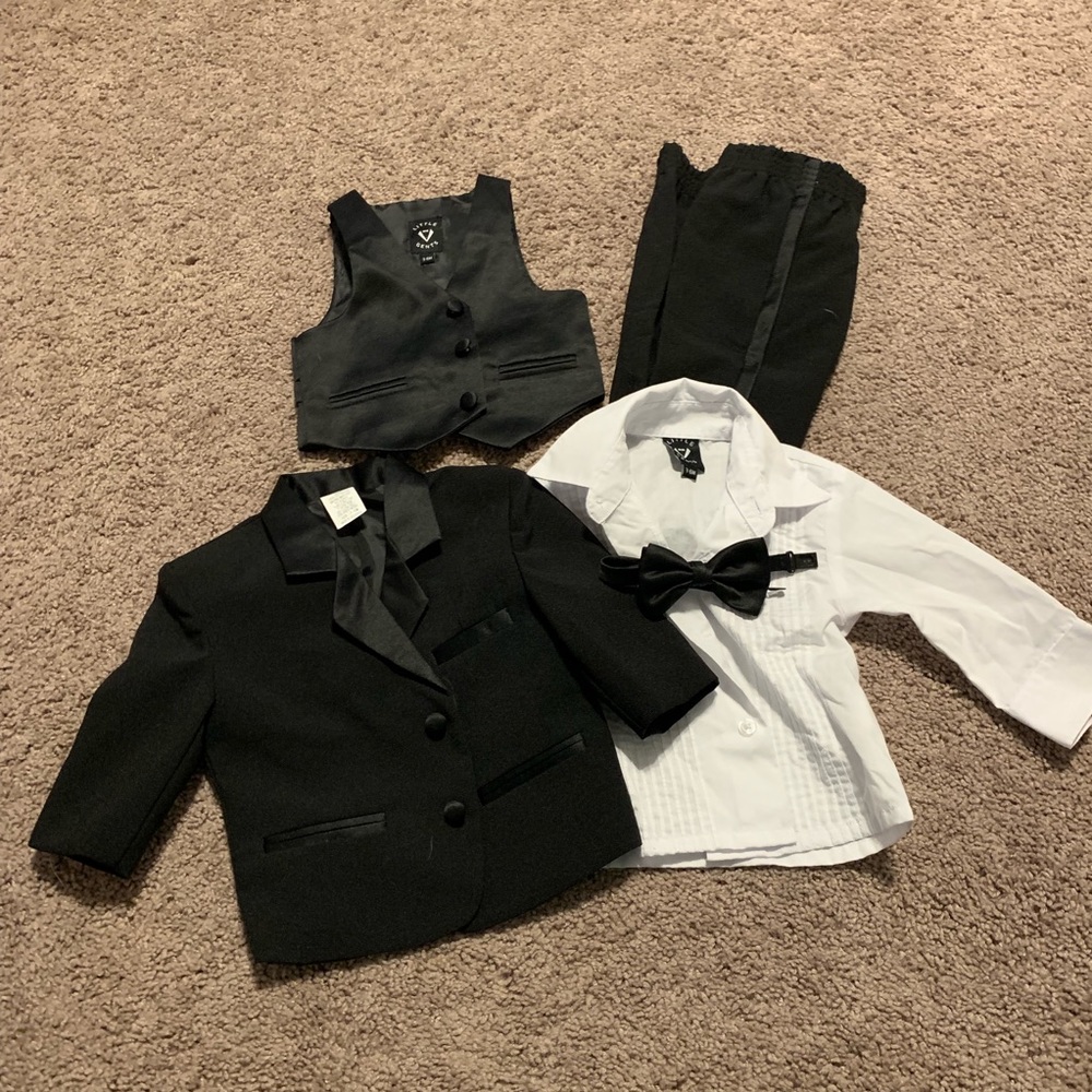 3-6m (runs large) Tuxedo